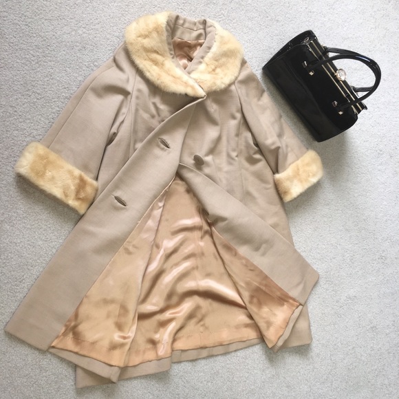 Jackets & Blazers - Beautiful Vintage fur collar coat